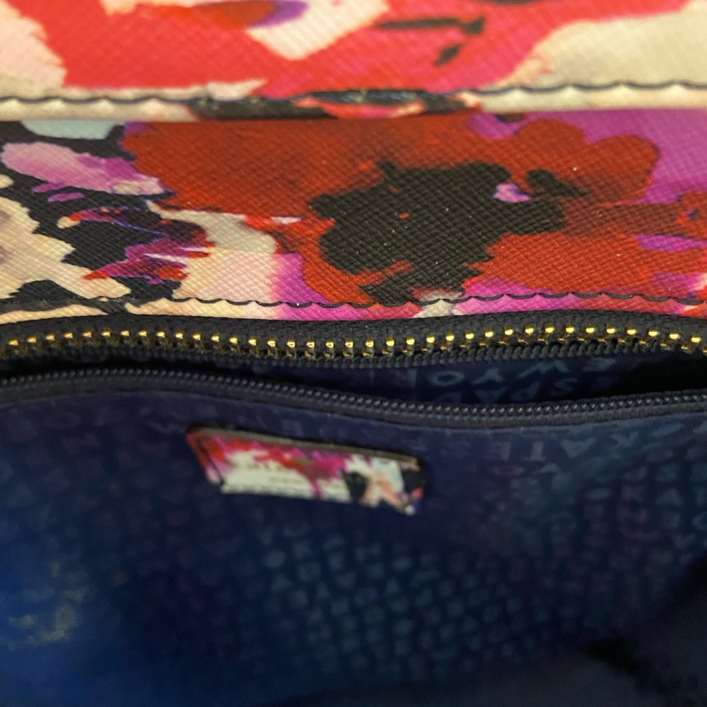 KATE SPADE ♠️ floral bag you are going to love. CUTE for any occasion. Like New - Picture 7 of 11